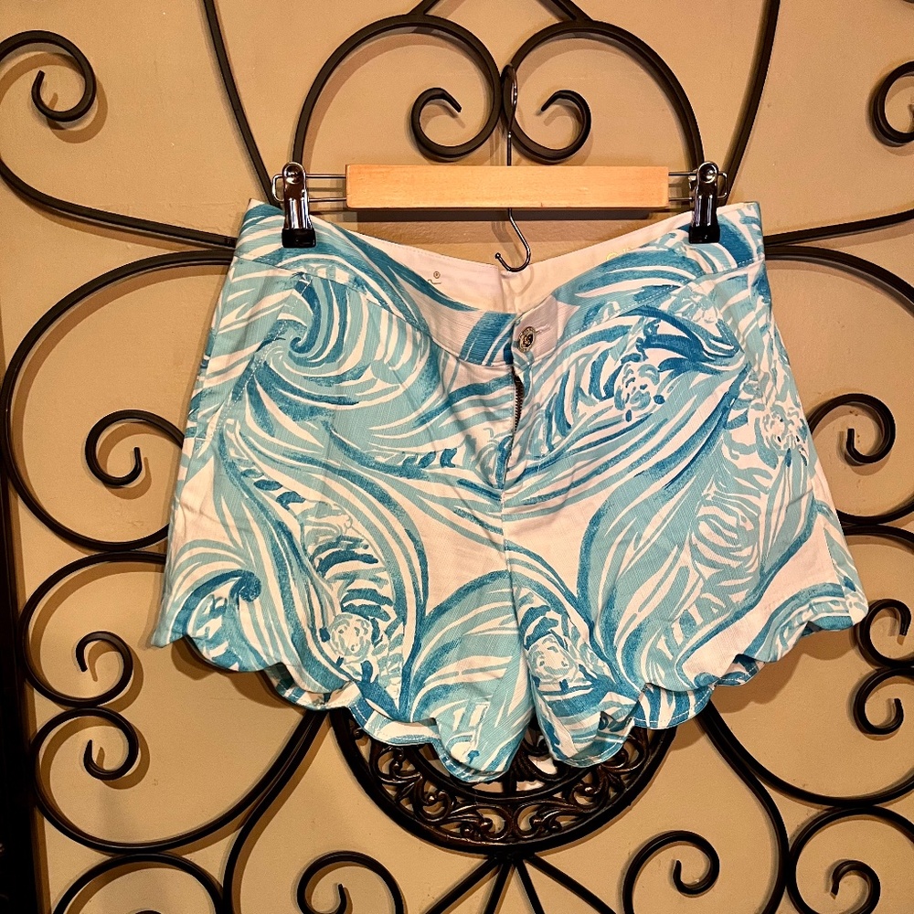Lilly Pulitzer Buttercup Ladies Shorts. Size 8